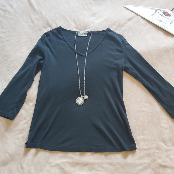 💚Michael Stars maternity tee 5 for $15 - Picture 3 of 10